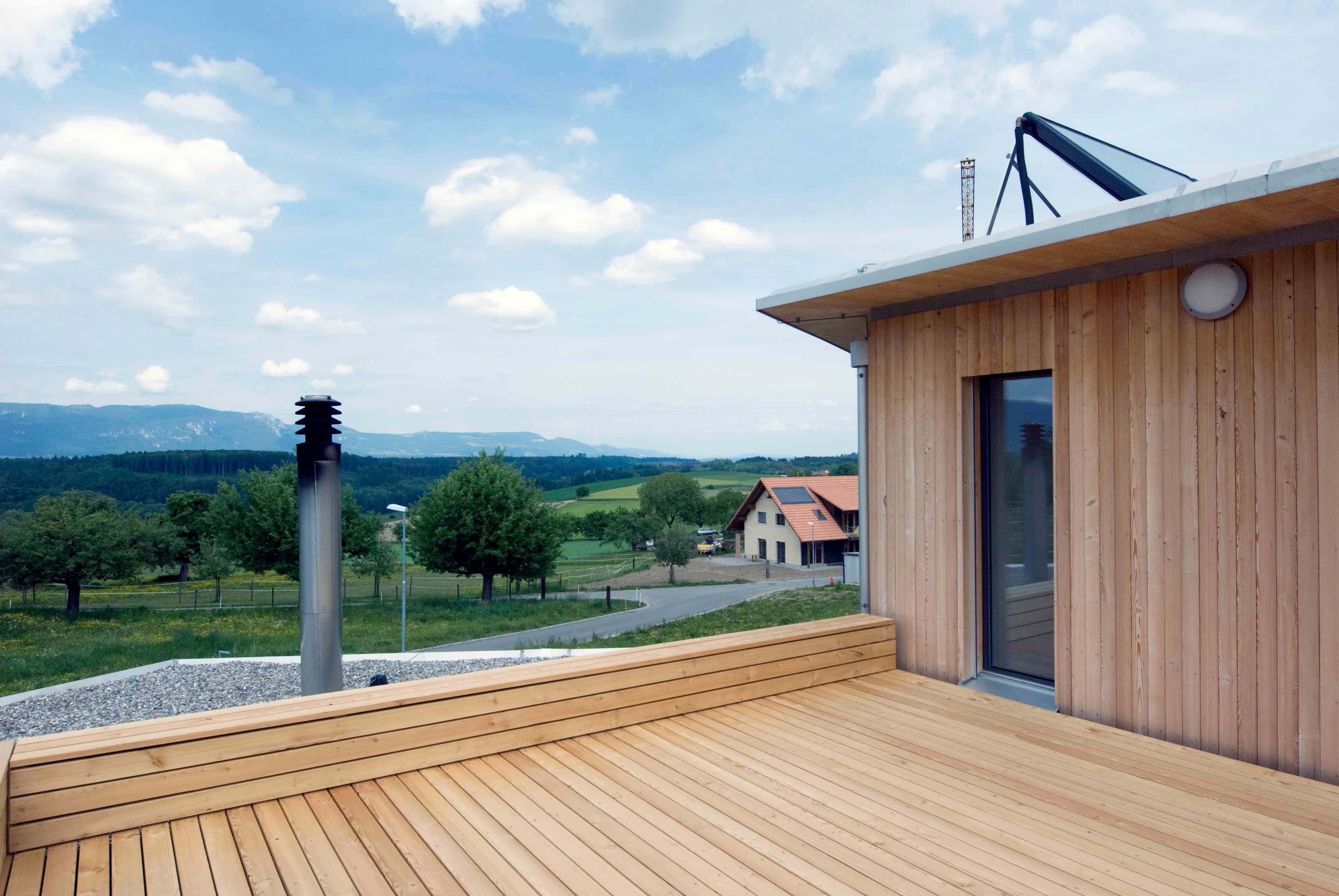 Architektur-Reportage Hessigkofen Sechseck Decke: Ausblick von der Holzterasse