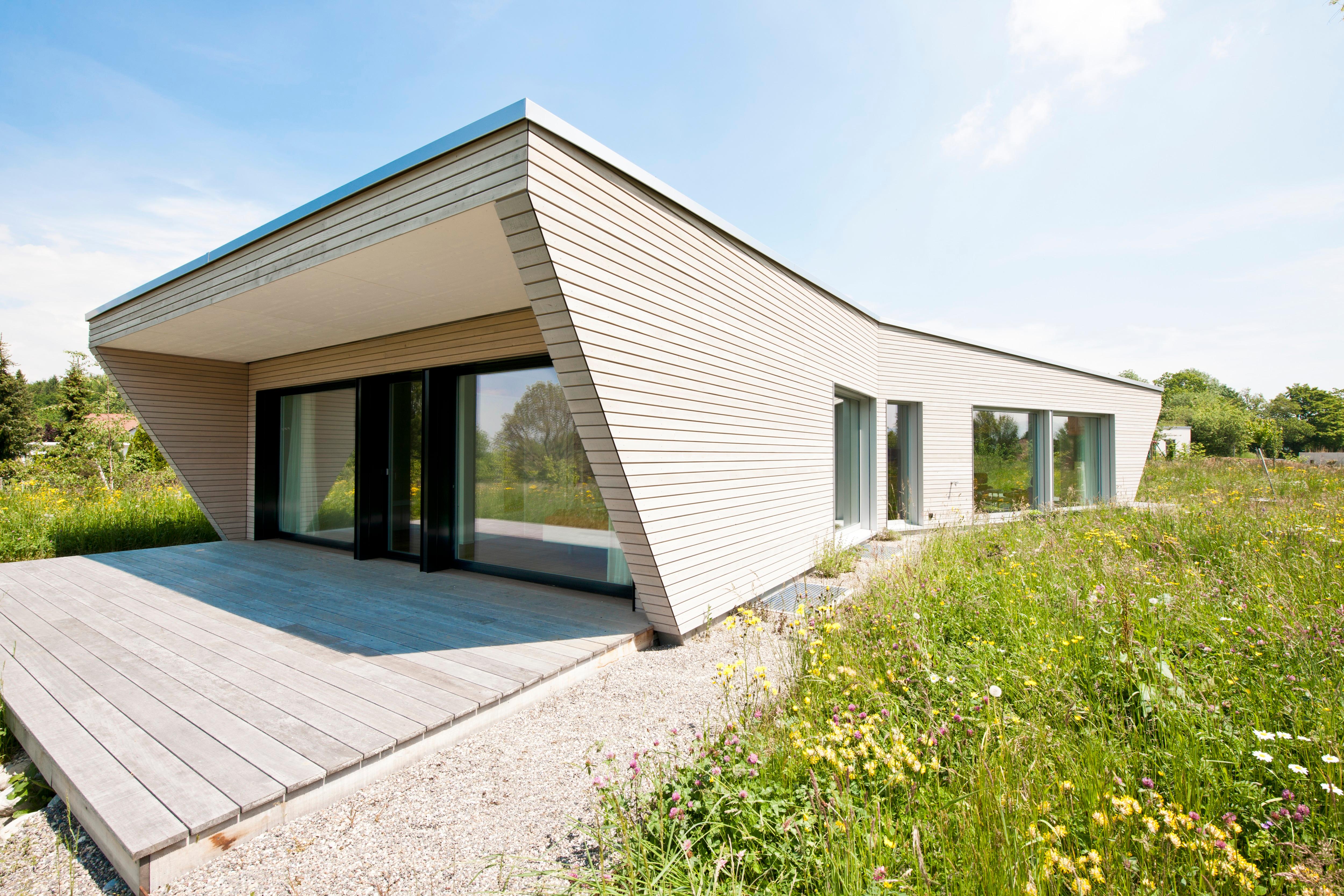 Architecture : Bungalow en bois Minergie en zone rurale à Hochwald 