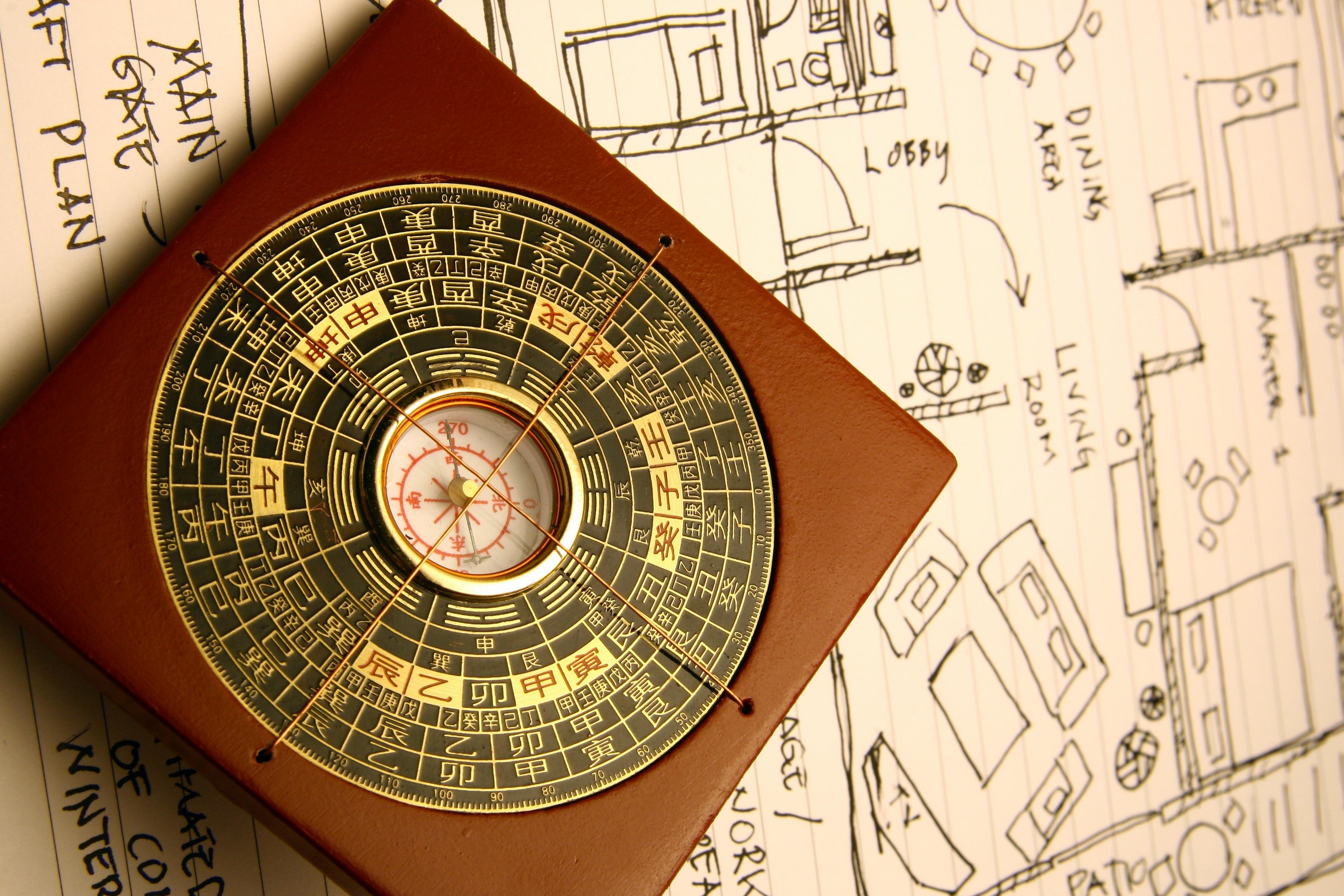 Wie ein Kompass zeigt Feng Shui die wichtigsten Tipps im Hausbau