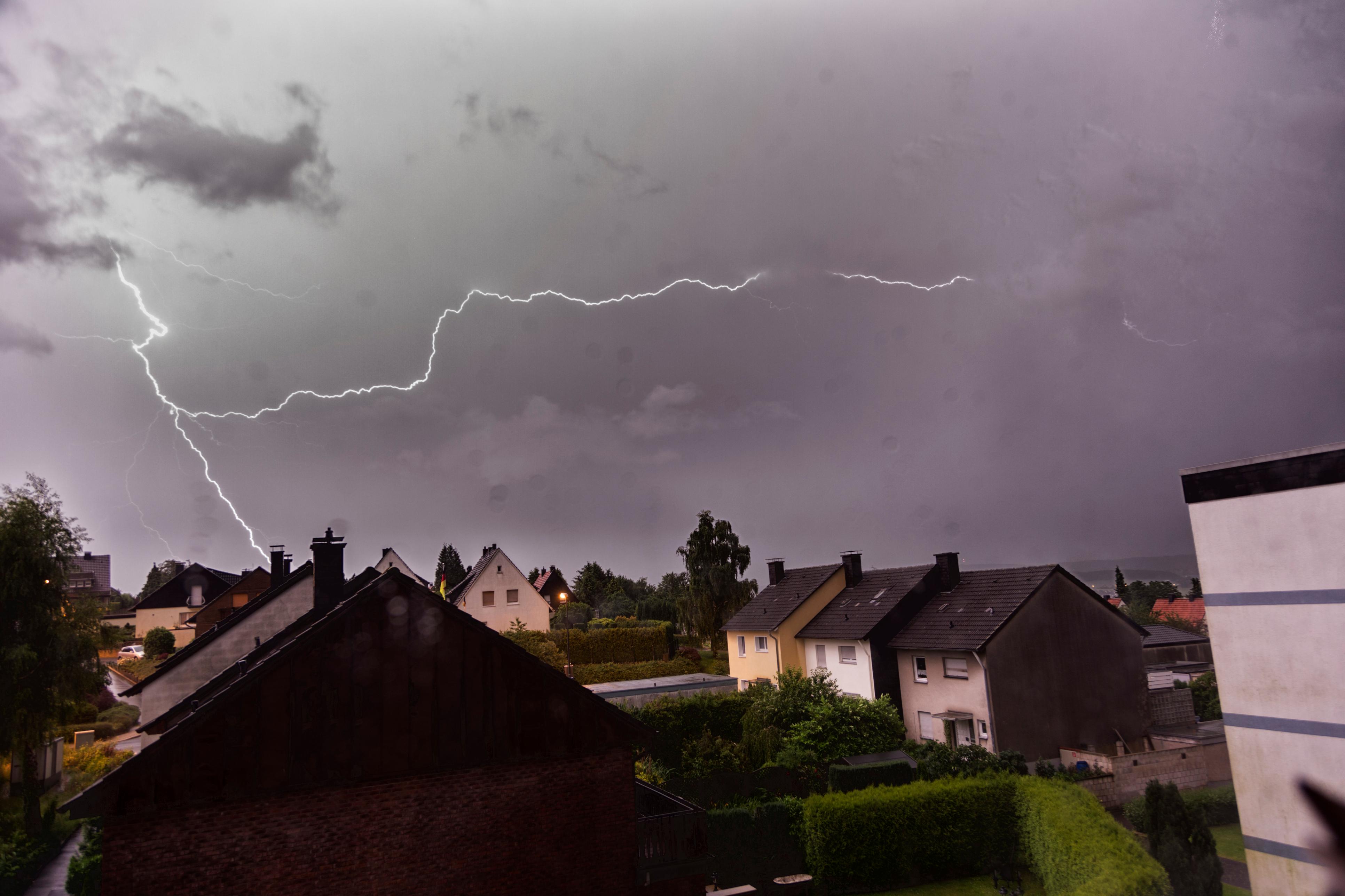 Schutz vor Gewitter mit einer Blitzschutzanlage.
