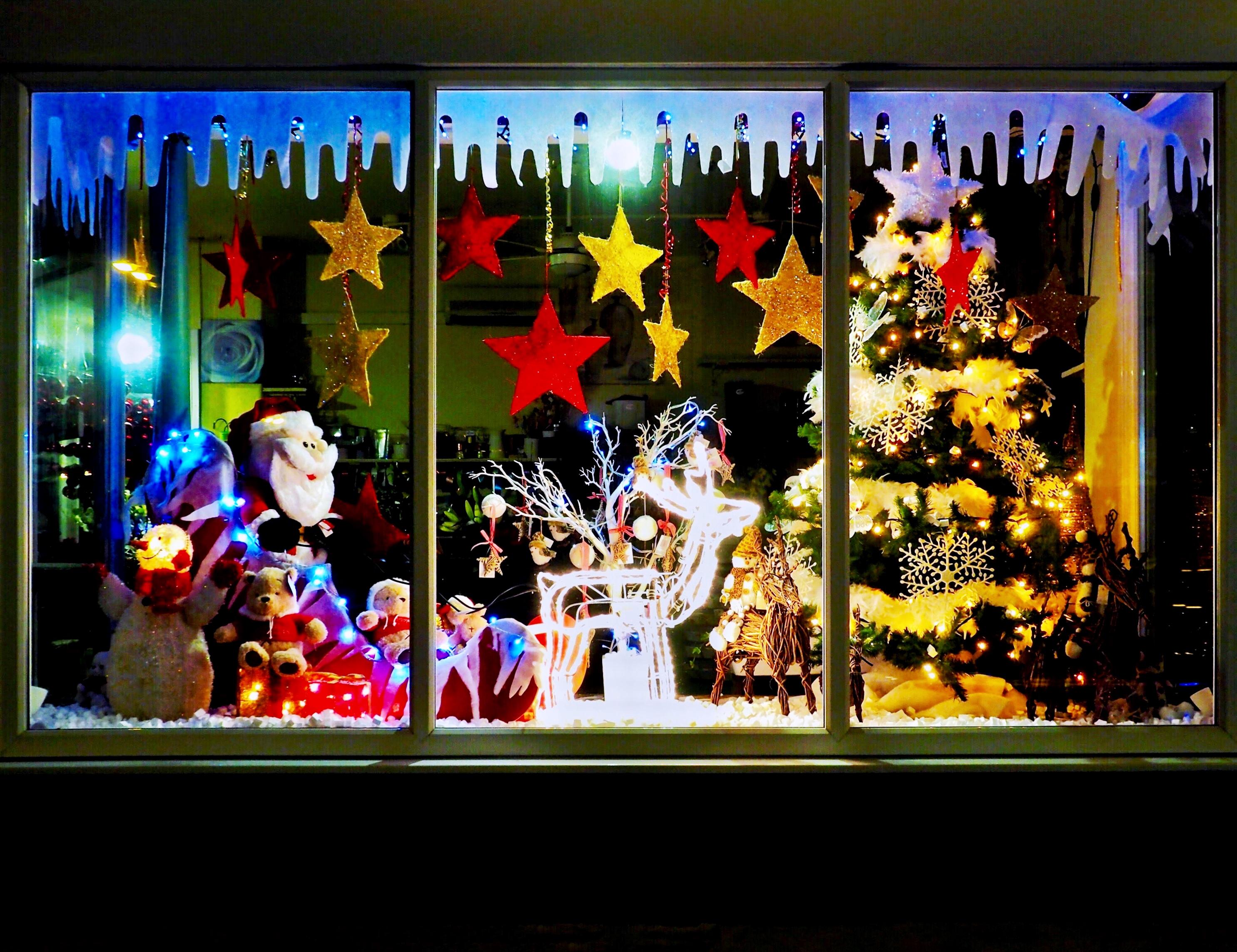 Des décorations de fenêtre du plus bel effet pour Noël