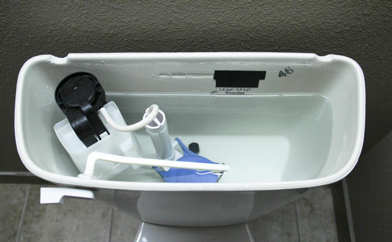 DIY WC Spühlkasten entkalken